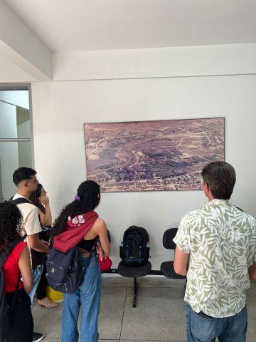 Visitas/pesquisas ao Arquivo Geral - Alunos do Curso de Comunicação - Disciplina: Bibliotecas Digitais - Data: 25 -11 - 2025